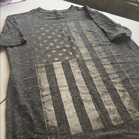 2 T-Shirts Apt. 9 Men's Short Sleeve Tees - Charcoal and White - Picture 4 of 6